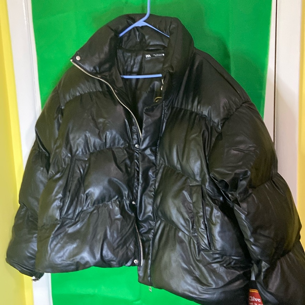 Zara Men’s Black Puffer Jacket